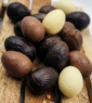 Œufs pralinés chocolat artisanal panachés noir lait blanc pour Pâques
